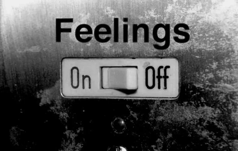 10 Signs You Have An Emotionally Unavailable Partner