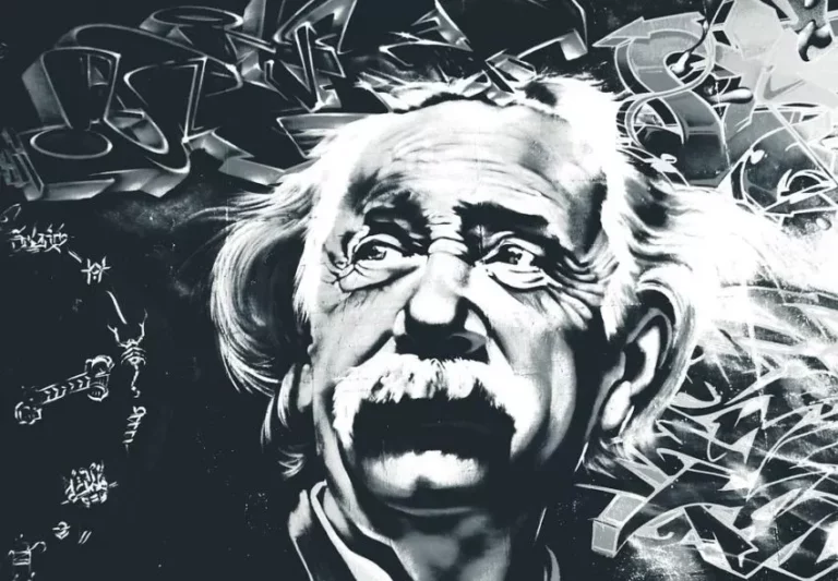 7 Thought Experiments by Albert Einstein that will Blow your Mind